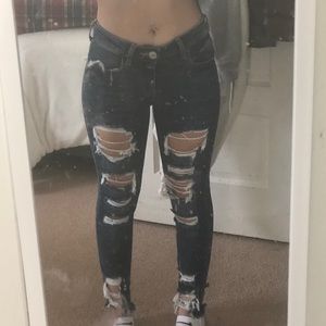 SOLD ON CURTSY ‼️ Ripped American Eagle Jeans